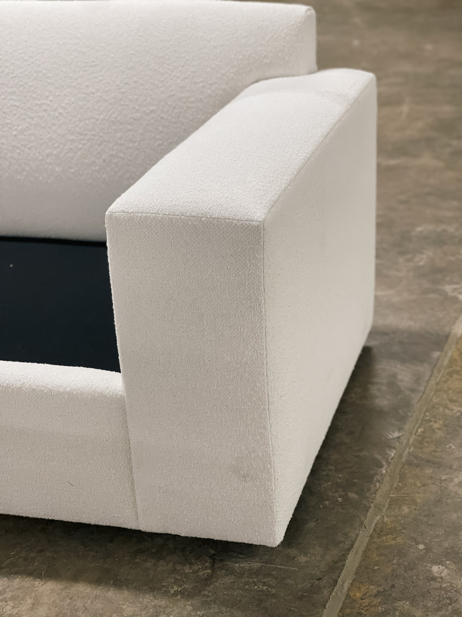 WIDE TRACK ARM LOVESEAT